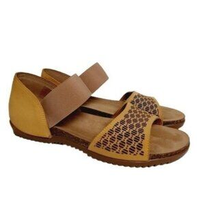 BOS & CO Open Toe Sandals Flats Summer Shoes Laser Cut Yellow Sz 9